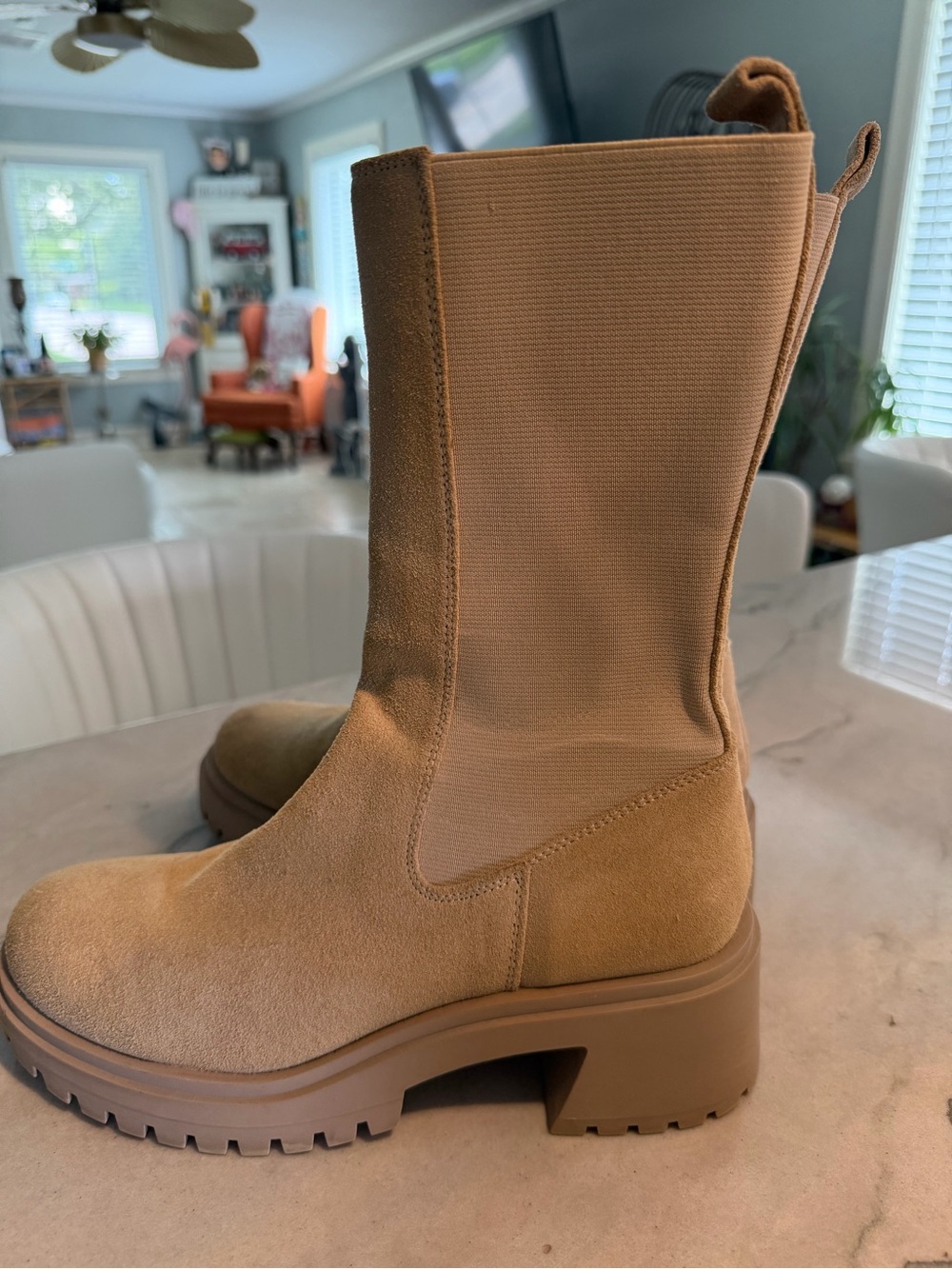 Steve Madden Tan Suede Chelsea style Boots Size 9 NWOT